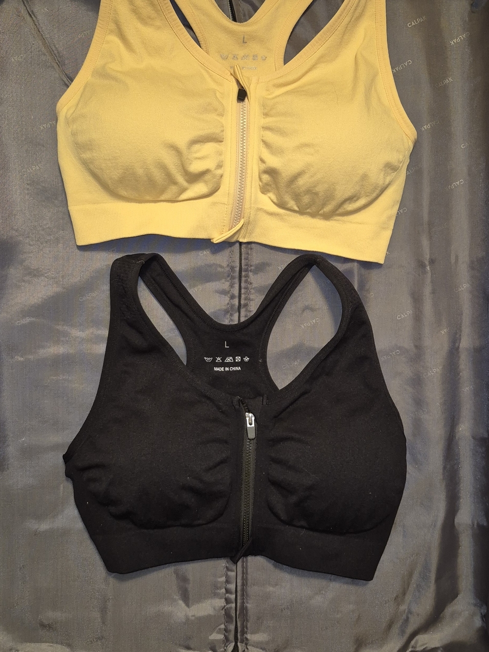 Front-Zip Racerback Sports Bra - Apricot & Black Size L